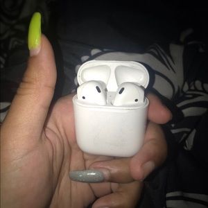 Apple AirPods